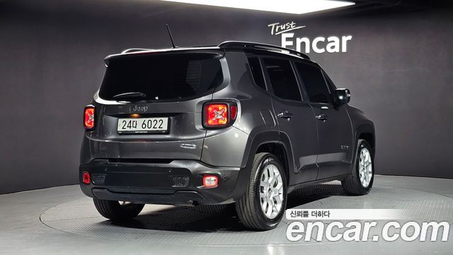 Jeep Renegade 2.4 Longitude 2017 — фото 2