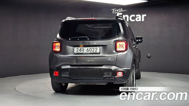 Jeep Renegade 2.4 Longitude 2017 — фото 4