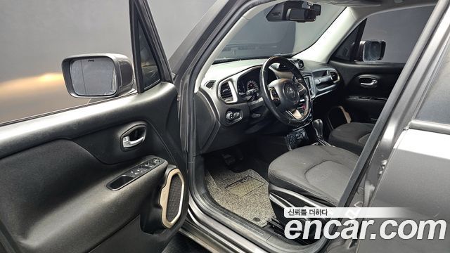 Jeep Renegade 2.4 Longitude 2017 — фото 10