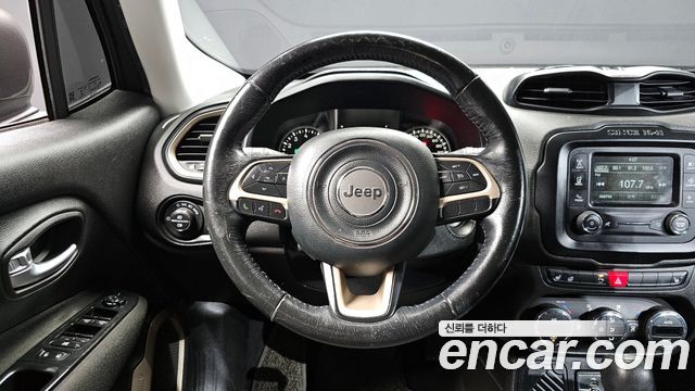 Jeep Renegade 2.4 Longitude 2017 — фото 12