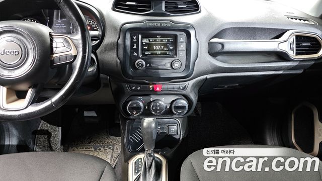 Jeep Renegade 2.4 Longitude 2017 — фото 13