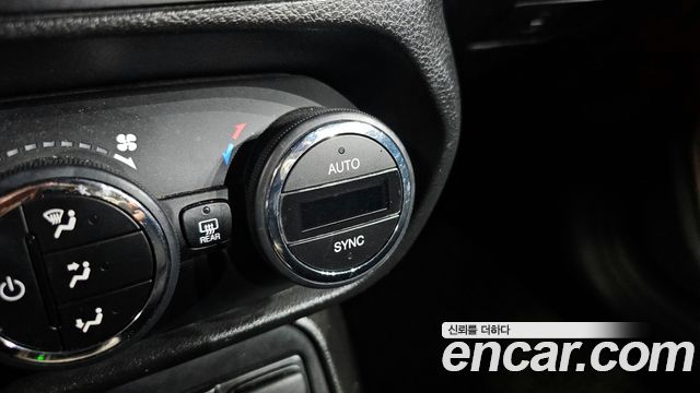 Jeep Renegade 2.4 Longitude 2017 — фото 16