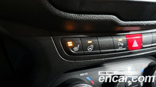 Jeep Renegade 2.4 Longitude 2017 — фото 17