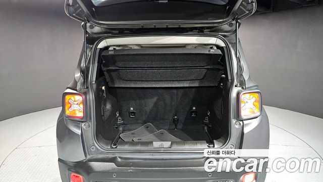 Jeep Renegade 2.4 Longitude 2017 — фото 20