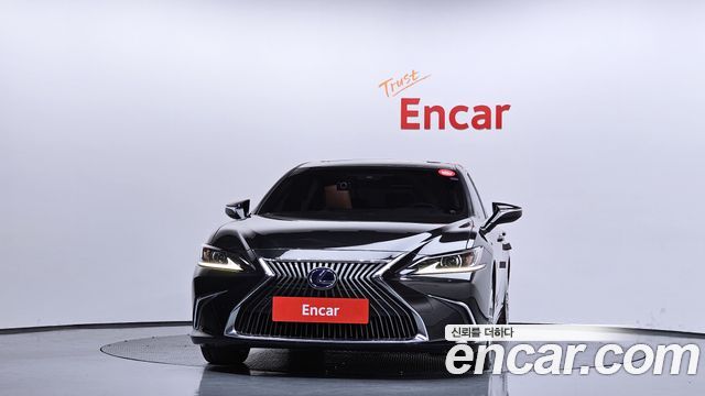 Lexus ES300h (VII) Limited 2019 — фото 3