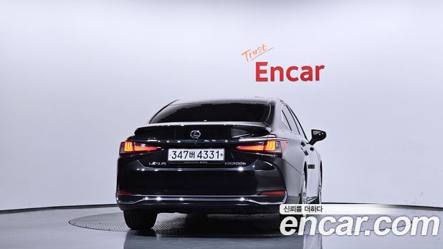 Lexus ES300h (VII) Limited 2019 — фото 4