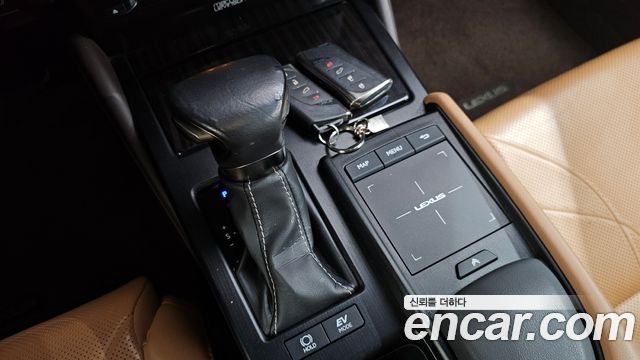 Lexus ES300h (VII) Limited 2019 — фото 9