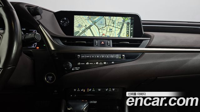 Lexus ES300h (VII) Limited 2019 — фото 13