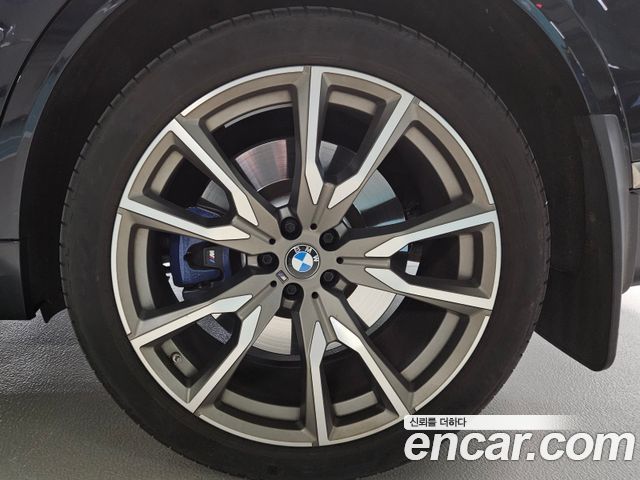 BMW X7 (G07) M50i 6STR 2021 — фото 23