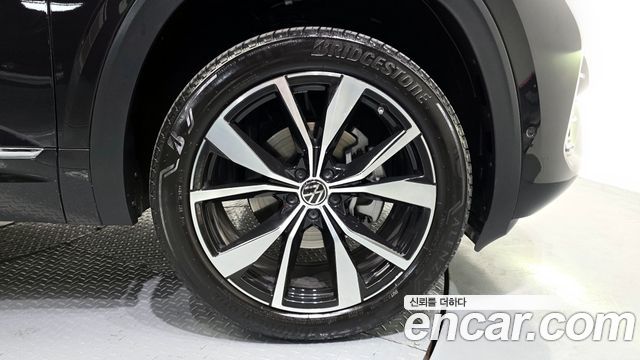 Volkswagen Atlas 2.0 TSI R-LINE 6-Seater 2025 — фото 21