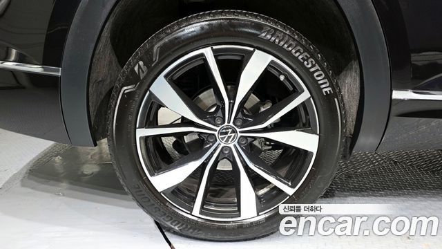 Volkswagen Atlas 2.0 TSI R-LINE 6-Seater 2025 — фото 29