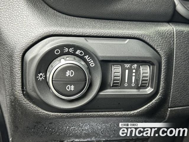 Jeep Wrangler (JL) 2.0 Overland Power Top 4Door 2021 — фото 18