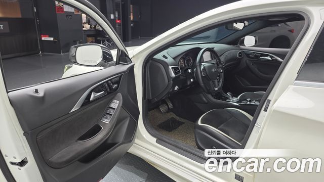 Infiniti Q30 2.0 Premium 2017 — фото 10