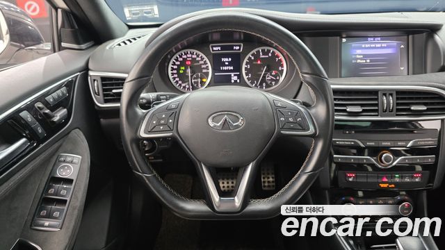 Infiniti Q30 2.0 Premium 2017 — фото 13