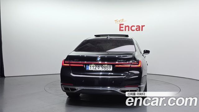 BMW 7 Series (G11) 740Li xDrive Design Pure Excellence 2022 — фото 4