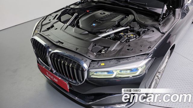 BMW 7 Series (G11) 740Li xDrive Design Pure Excellence 2022 — фото 6