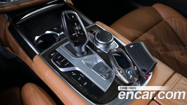 BMW 7 Series (G11) 740Li xDrive Design Pure Excellence 2022 — фото 9