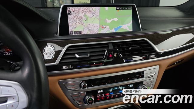 BMW 7 Series (G11) 740Li xDrive Design Pure Excellence 2022 — фото 11