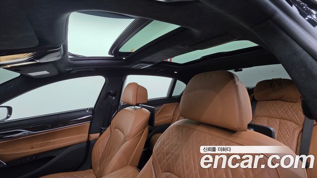 BMW 7 Series (G11) 740Li xDrive Design Pure Excellence 2022 — фото 14