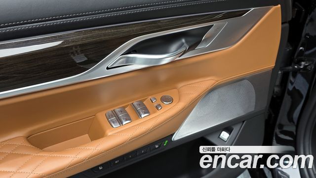 BMW 7 Series (G11) 740Li xDrive Design Pure Excellence 2022 — фото 18