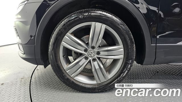 Volkswagen Tiguan (II) 2.0 TDI 4Motion Prestige 2018 — фото 5