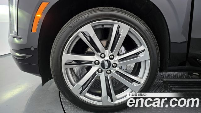 Cadillac Escalade (V) 6.2 Sports Platinum 2025 — фото 5