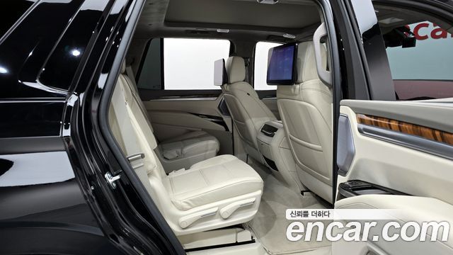 Cadillac Escalade (V) 6.2 Sports Platinum 2025 — фото 11