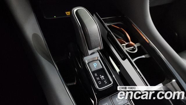 Toyota Alphard (IV) 2.5 HEV Executive AWD 2024 — фото 9