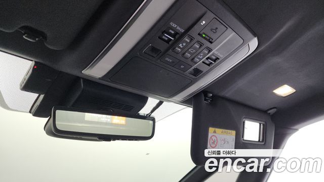 Toyota Alphard (IV) 2.5 HEV Executive AWD 2024 — фото 20