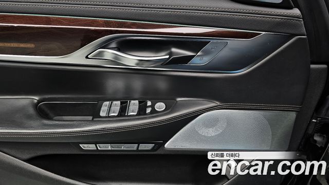 BMW 7 Series (G11) 750Li xDrive Premium 2016 — фото 17