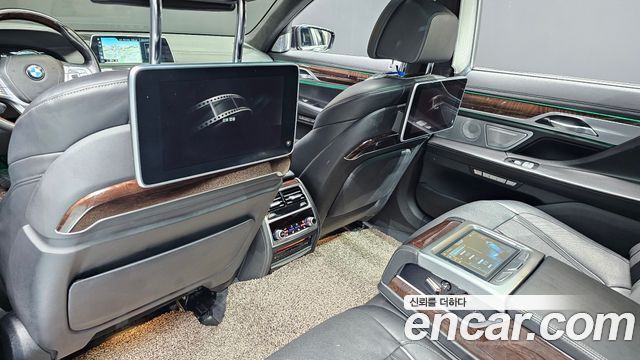 BMW 7 Series (G11) 750Li xDrive Premium 2016 — фото 19