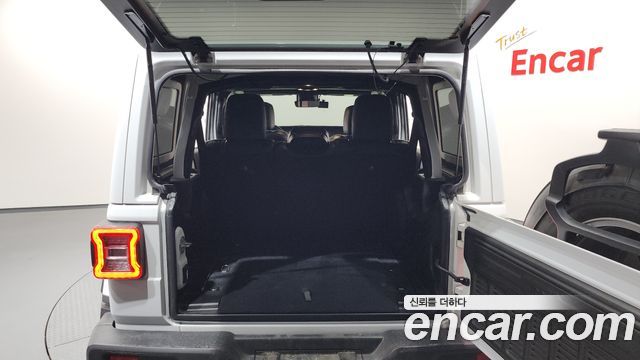 Jeep Wrangler (JL) 2.0 Overland 4Door 2019 — фото 18