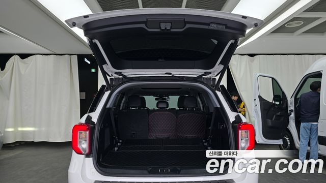 Ford Explorer (VI) 2.3 LimIted 4WD 2021 — фото 24