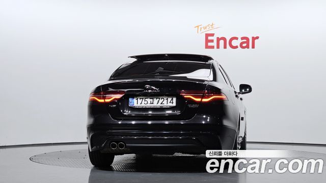 Jaguar XE D180 R-Dynamic S 2020 — фото 5