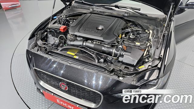 Jaguar XE D180 R-Dynamic S 2020 — фото 7