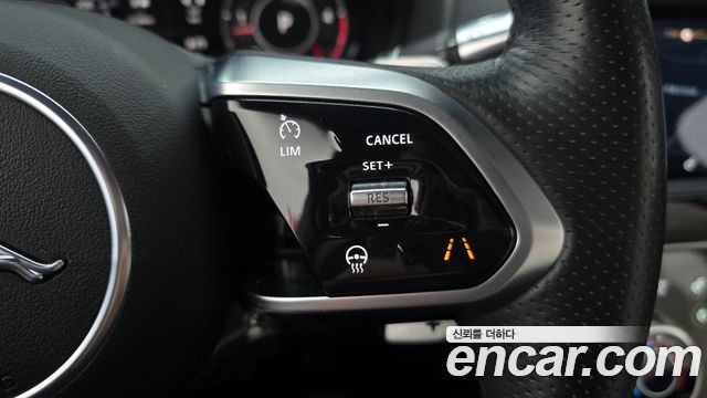 Jaguar XE D180 R-Dynamic S 2020 — фото 34