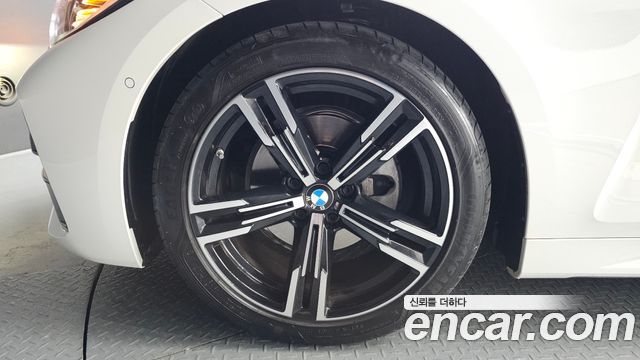 BMW 4 Series (G22) 420i M Sport Convertible 2023 — фото 5