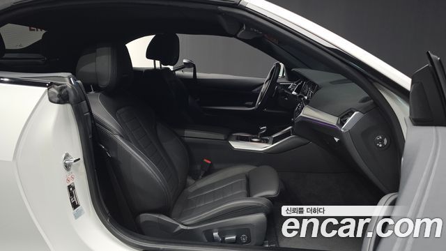 BMW 4 Series (G22) 420i M Sport Convertible 2023 — фото 10