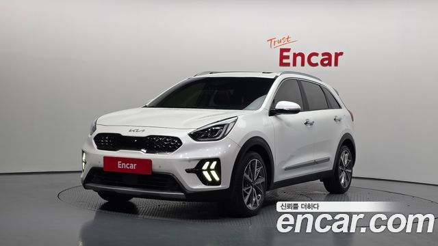 Kia Niro 1.6 HEV Signature 2022 — фото 1