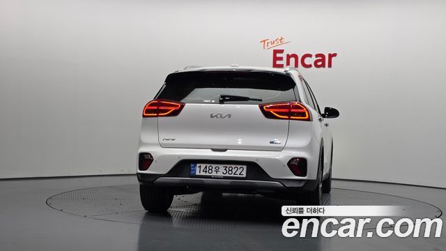 Kia Niro 1.6 HEV Signature 2022 — фото 4