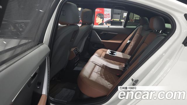 BMW 5 Series (G60) 530i xDrive M Sport 2024 — фото 12