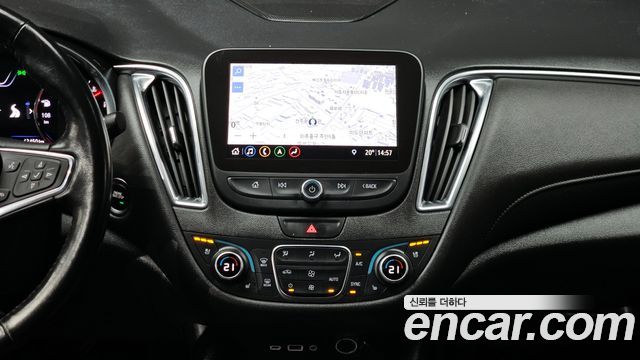 Chevrolet Malibu 2.0 Turbo Premier Special 2020 — фото 13