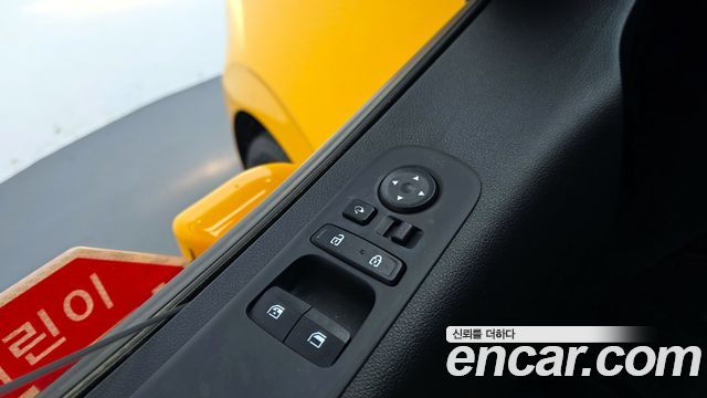 Hyundai Staria L3.5  Kinder Safety Car 11-Seater 2024 — фото 32