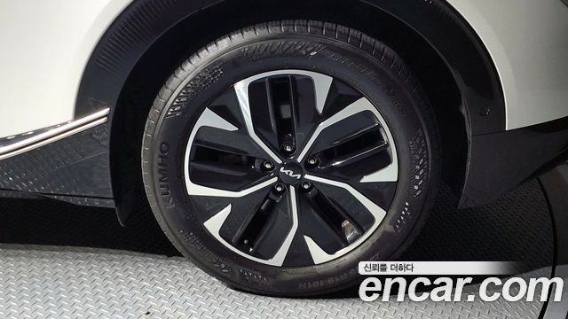 Kia EV6 Long Range Earth 2023 — фото 21