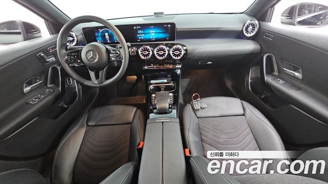 Mercedes-Benz A-Class (W177) A220 Sedan 2020 — фото 7