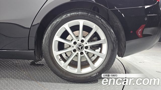 Mercedes-Benz A-Class (W177) A220 Sedan 2020 — фото 27