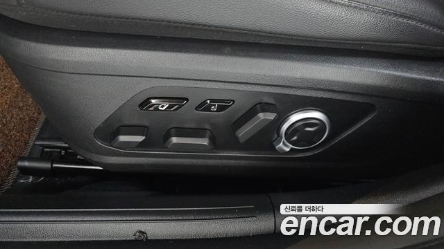 Hyundai Grandeur (GN7) 3.5 LPG 2WD (Taxi) Deluxe 2023 — фото 31