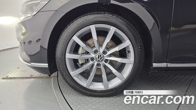 Volkswagen Passat GT (B8) 2.0 TDI Prestige 2022 — фото 5