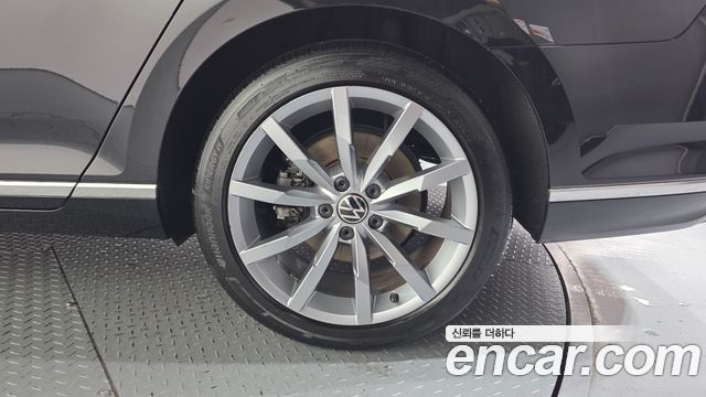 Volkswagen Passat GT (B8) 2.0 TDI Prestige 2022 — фото 21