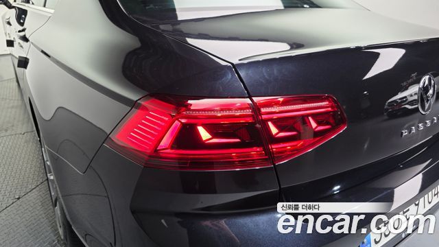 Volkswagen Passat GT (B8) 2.0 TDI Prestige 2022 — фото 23